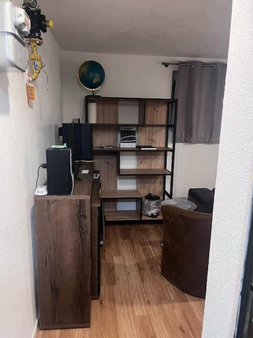 Kleine Wohnung Im - Konzept Flieger - 2 Stockwerke Tettnang Esterno foto